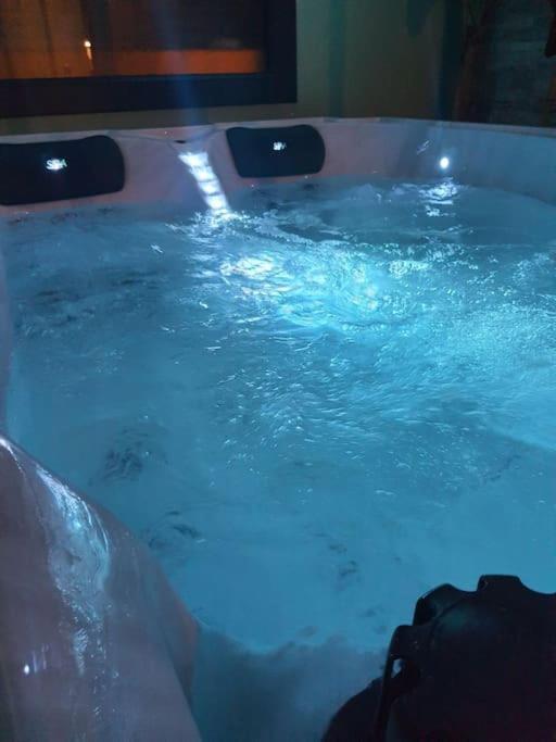 Superbe Appartement Avec Jacuzzi Et Exterieur ペルピニャン エクステリア 写真